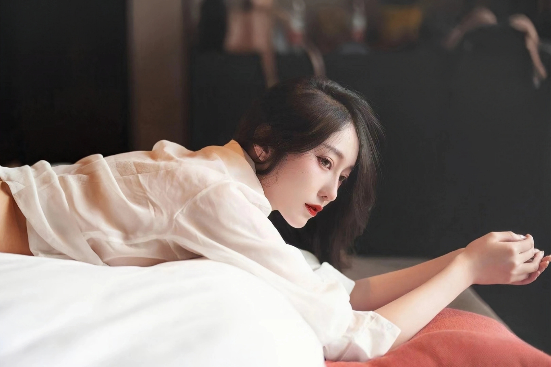 中央气象台今天继续发布高温橙色预警 重庆内蒙古等地局地40°C以上高温